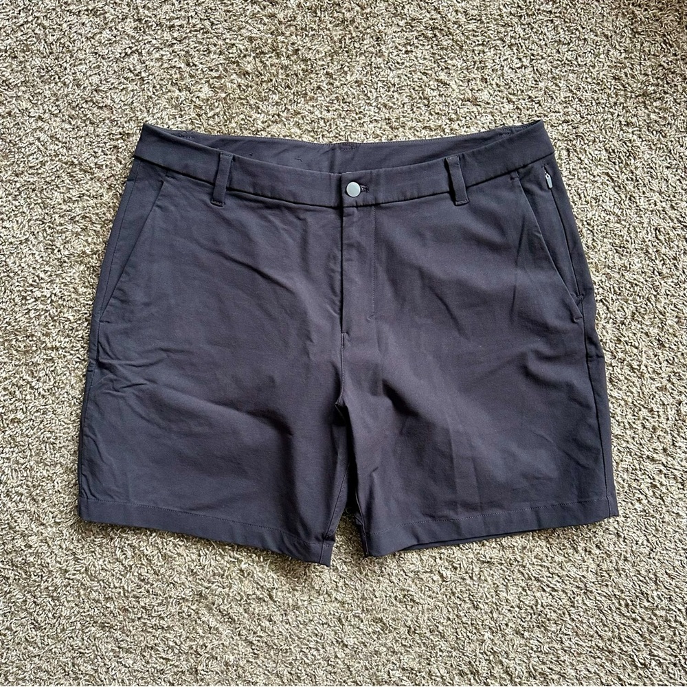 LULULEMON MENS SHORTS